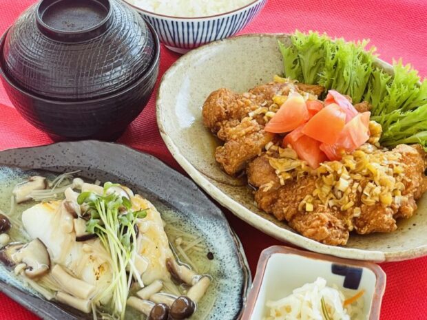 【週替わり】国際ランチ 油淋鶏とカラスカレイのあんかけ