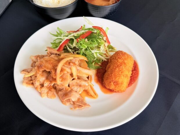 【週替わり】生姜焼き＆カニクリームコロッケ